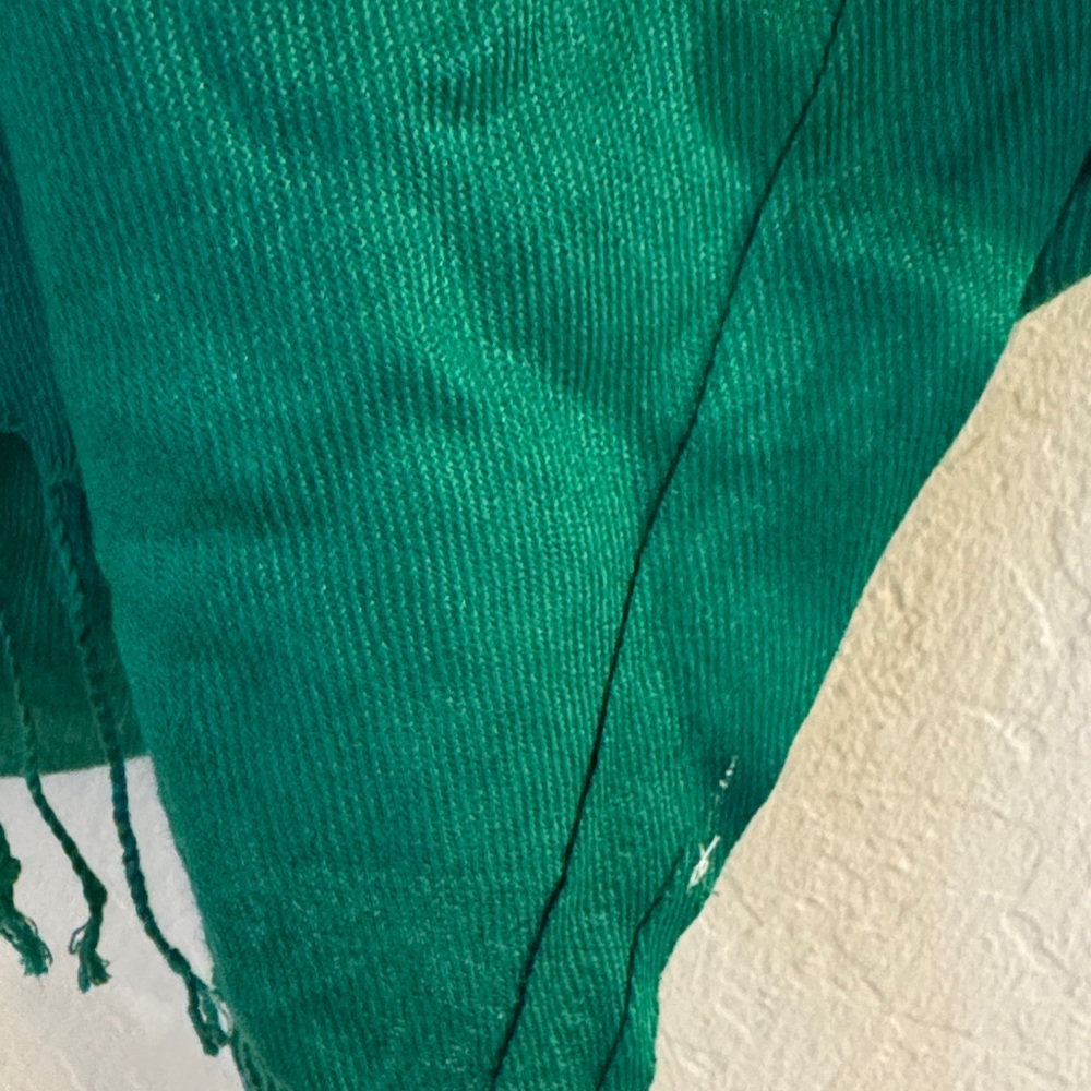 Green Fringed Wrap Shawl Scarf - Picture 4 of 4